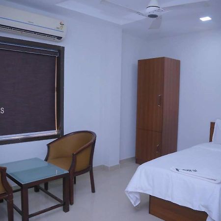 Redbell Suites Malapuram Malappuram Esterno foto